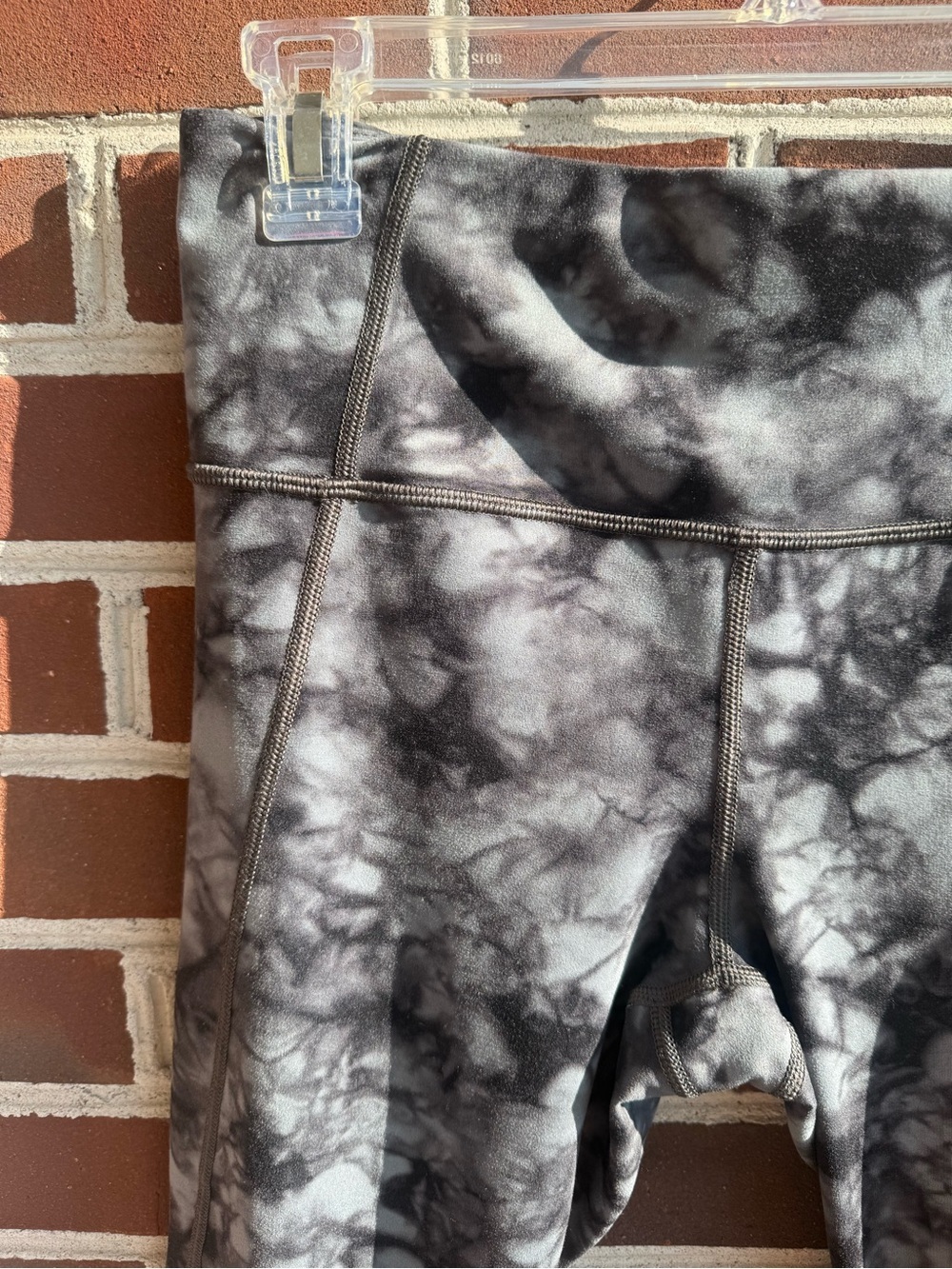 Athleta Powervita Salutation 7/8 Tie Dye Black Marble-Print High-Rise Leggings M - Picture 4 of 12
